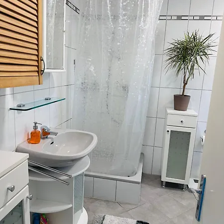 In Warstein-suttrop Fuer 7 Personen Daire