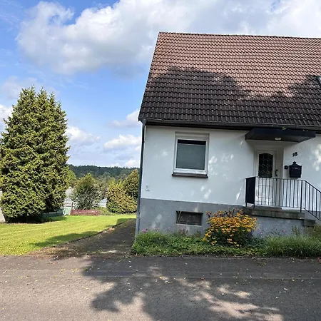 In Warstein-suttrop Fuer 7 Personen ヴァールシュタイン